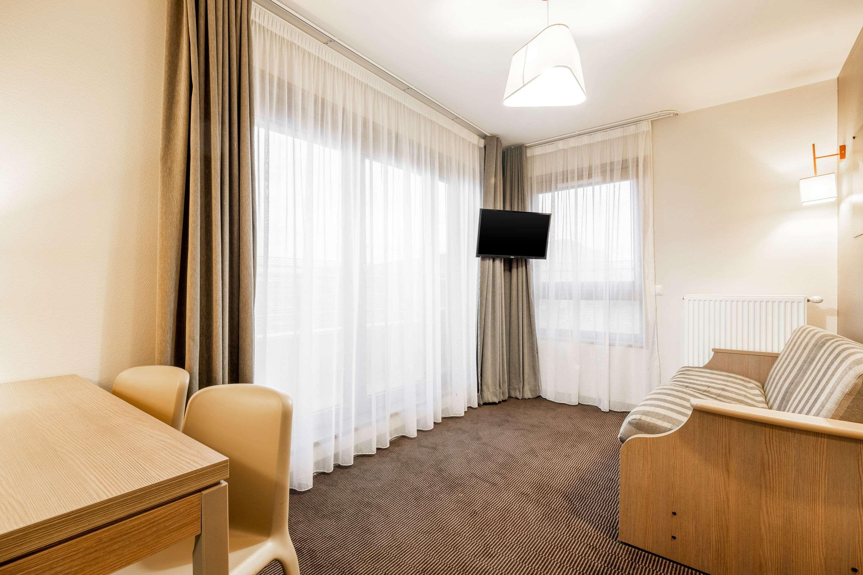 Neho Suites Porte De Geneve - Gare อานมาส ภายนอก รูปภาพ