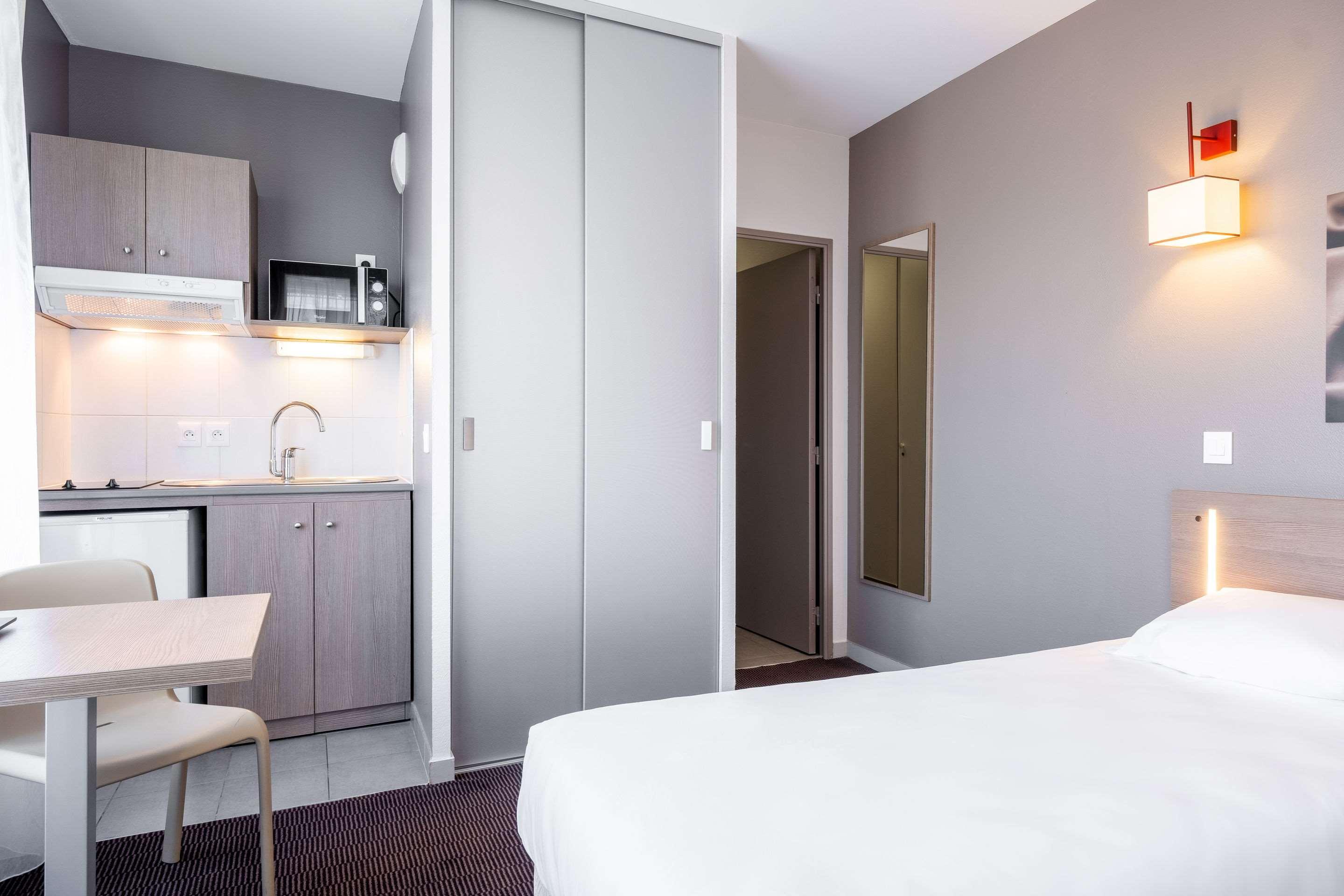 Neho Suites Porte De Geneve - Gare อานมาส ภายนอก รูปภาพ